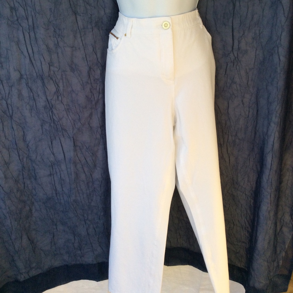 Never worn Chico’s pants.